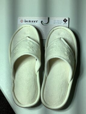 Isotoner embroidered cream slippers, size 7.5-8 New with tags!